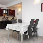 Pensionat And With Parking Space - 4814 Trogir