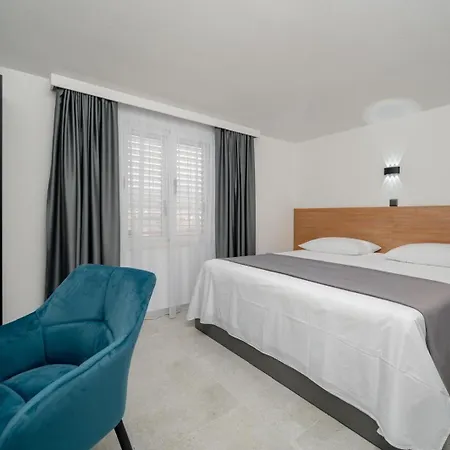 And With Parking Space - 4814 Гостевой дом 3*