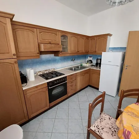 And With Parking Space - 4814 Гостевой дом 3*