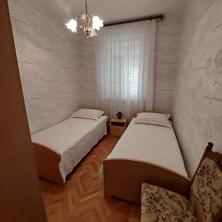 And With Parking Space - 4814 Гостевой дом