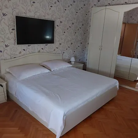 And With Parking Space - 4814 Гостевой дом 3*