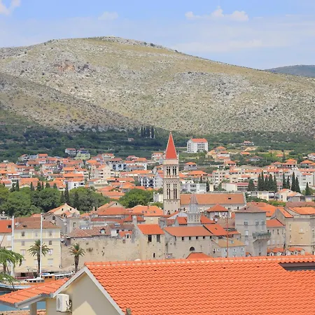 Pensionat And With Parking Space - 4814 Trogir